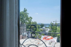 Central Apartment vith Sea View